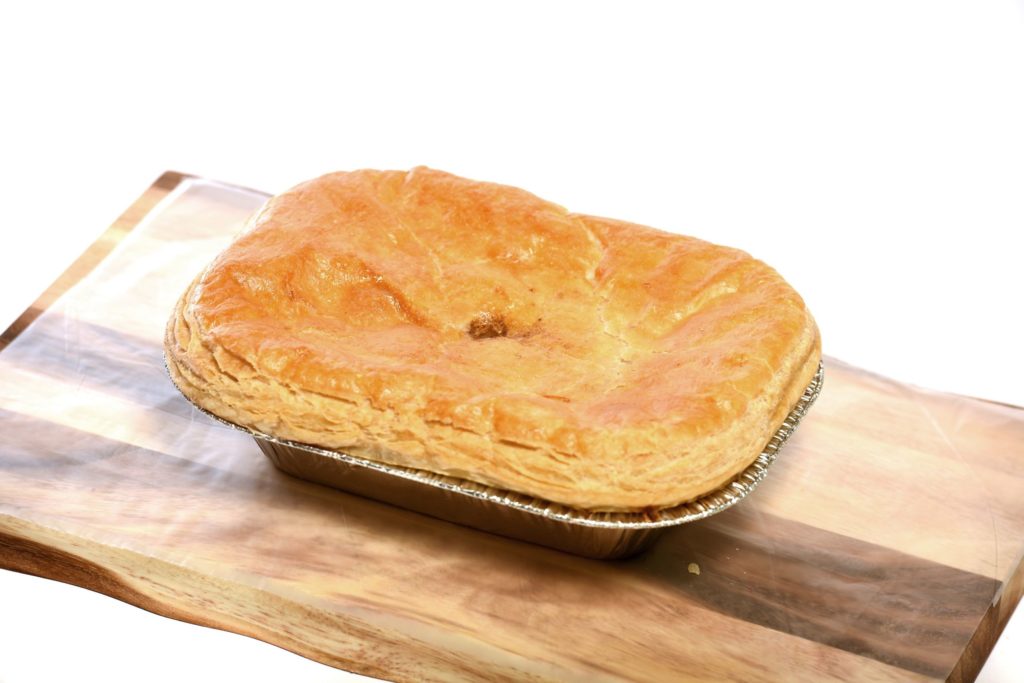 large-steak-pie-serves-4-craigie-s-farm-deli-caf-and-farm-park